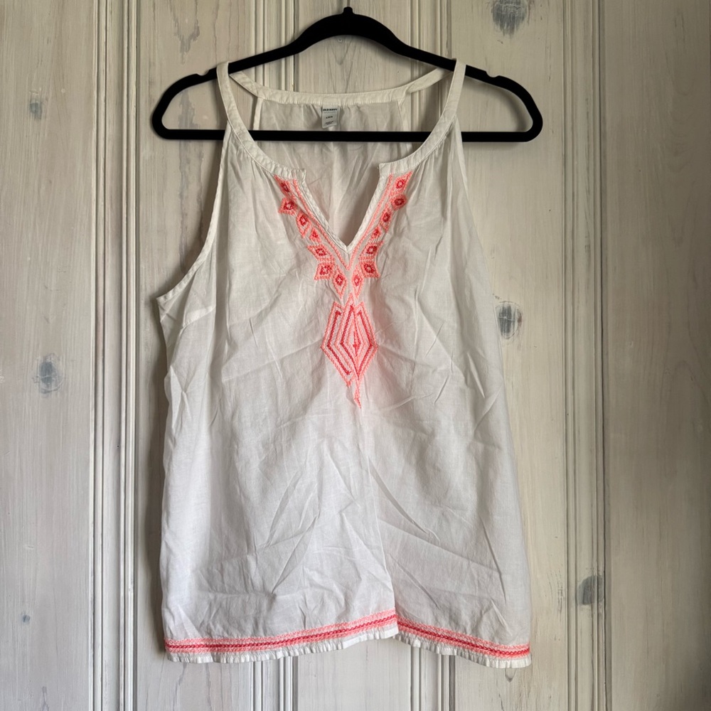 NWOT Old Navy Women’s White w/ Coral/Orange Detailing Tank Top size LARGE